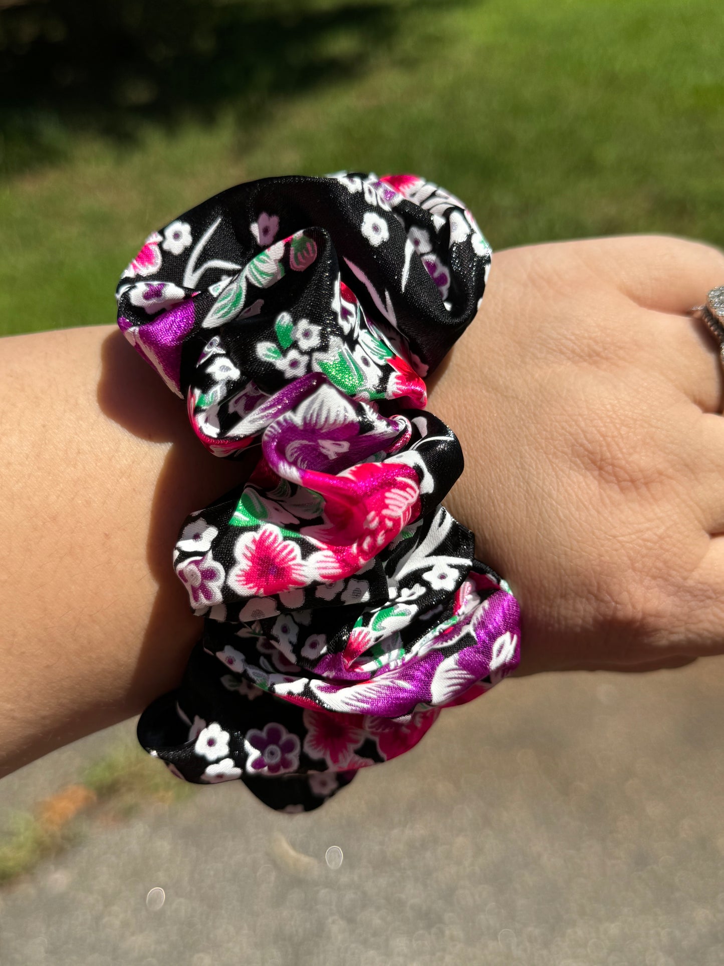 F3 Cherry Blossom Lis Loos Scrunchie Set